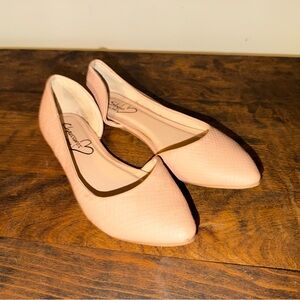 Blush / Nude Pointed-Toe Women’s Flats